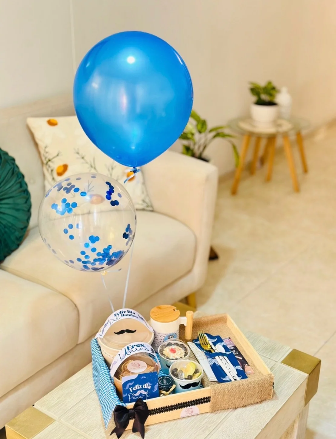 Mostacho 💙 - Desayuno Super Completo